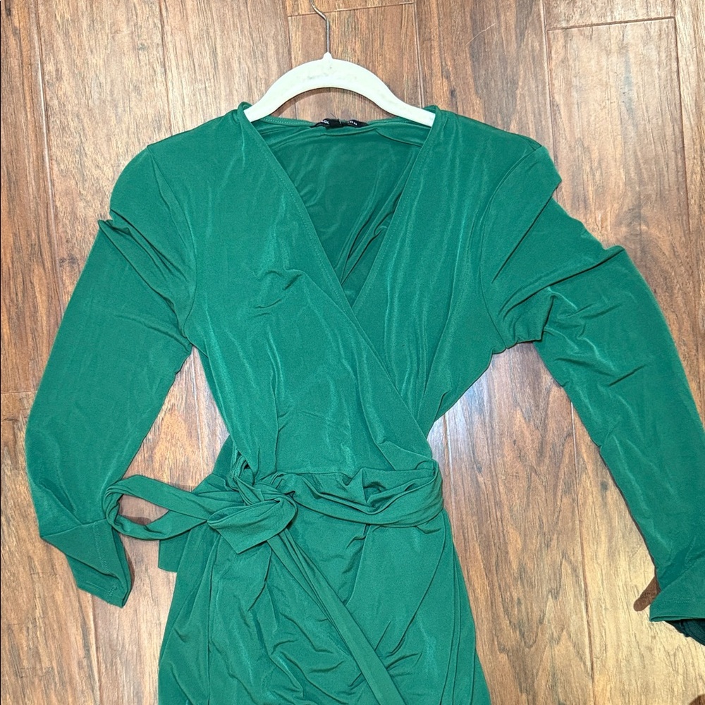 Maggy London Vibrant Green Long Sleeve Dress